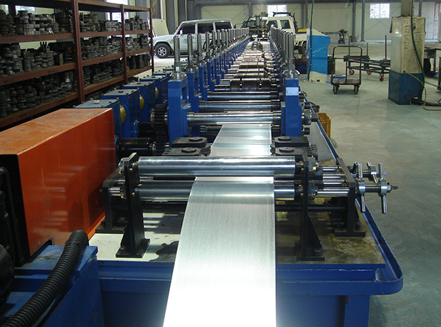 Heavy gauge roll forming machine